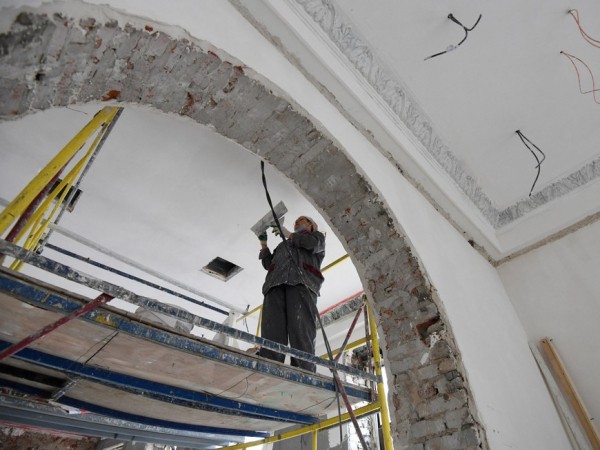 Ильсур Метшин проконтролировал ход реконструкции ДК железнодорожников в Юдино Ильсур Метшин проконтролировал ход реконструкции ДК железнодорожников в Юдино