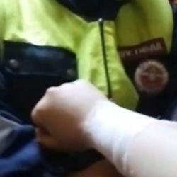 Агину Алтынбаеву наказали за нарушение самоизоляции, а она изрезала себе руку