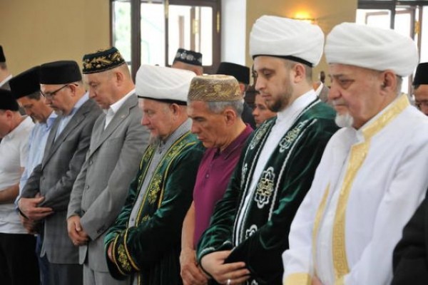 24 апреля начался священный для мусульман месяц Рамадан