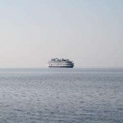 В Татарстане ночью сел на мель теплоход