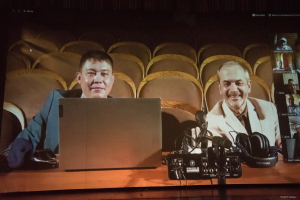 В театре Камала впервые прошел виртуальный сбор труппы и администрации учреждения (ФОТО)