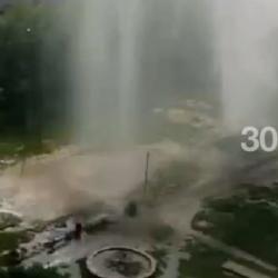 На ВИДЕО попало, как в одном из дворов Казани забил &laquo;фонтан&raquo; кипятка