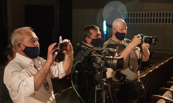 В театре Камала впервые прошел виртуальный сбор труппы и администрации учреждения (ФОТО)