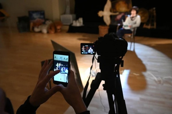 Мэр Казани Ильсур Метшин побывал за кулисами ТЮЗа и пообщался с артистами (ФОТО)