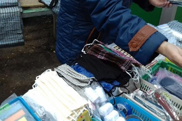 Одноразовые выйдут дороже: казанцы в масках и перчатках зарабатывают на маски и перчатки