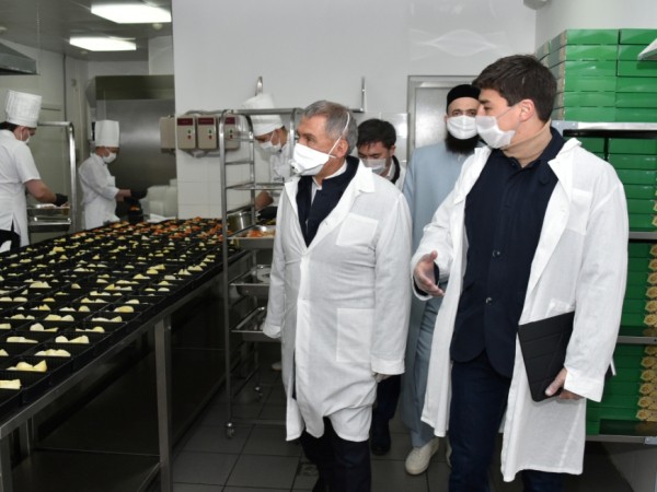 Ежедневно в специальном центре на &laquo;Ак Барс Арене&raquo; формируется до тысячи ифтар-наборов