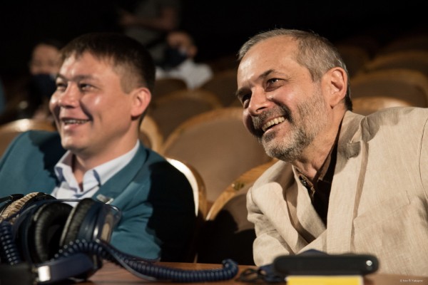 В театре Камала впервые прошел виртуальный сбор труппы и администрации учреждения (ФОТО)