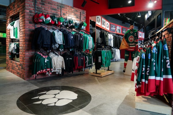 
              Магазин атрибутики &laquo;Ак Барса&raquo; на &laquo;Татнефть Арене&raquo; возобновил работу            