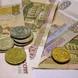 Названы последствия падения курса рубля для россиян