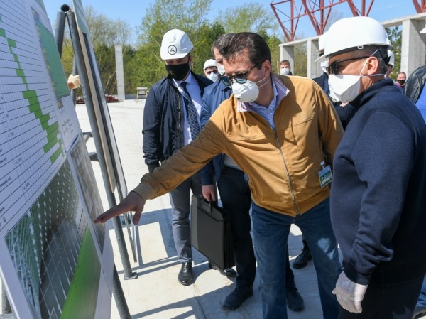 Р.Минниханов посетил стройплощадки экстрим-парка, школы в Советском районе и других объектов