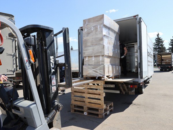 9635 казанских нуждающихся семей получили продуктовые наборы весом 12 килограмм в рамках акции &laquo;Помощь рядом&raquo;