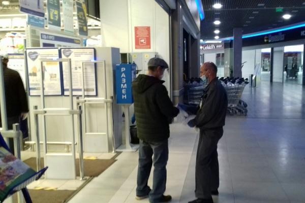 Одноразовые выйдут дороже: казанцы в масках и перчатках зарабатывают на маски и перчатки