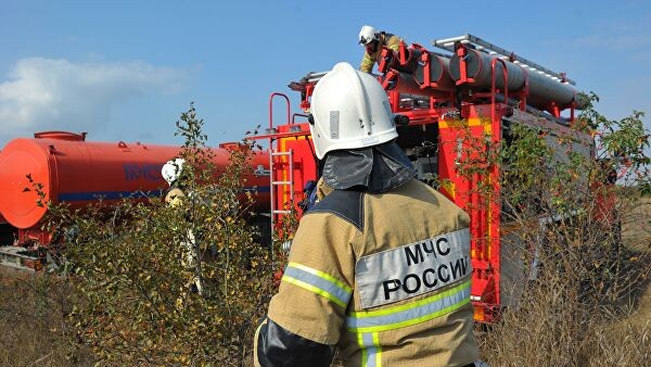 Площадь пожара в бывшем арсенале в Удмуртии составляет десять гектаров