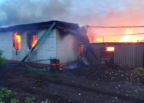 В Татарстане пожар лишил дома многодетную семью с ребенком-инвалидом (ФОТО)