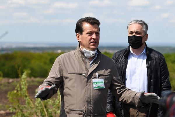 Весь покрытый зеленью, абсолютно весь: на бывшей Самосыровской свалке обустраивают место отдыха для казанцев Весь покрытый зеленью, абсолютно весь: на бывшей Самосыровской свалке обустраивают место отдыха для казанцев