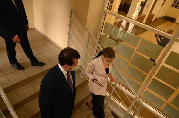 Мэр Казани Ильсур Метшин побывал за кулисами ТЮЗа и пообщался с артистами (ФОТО)