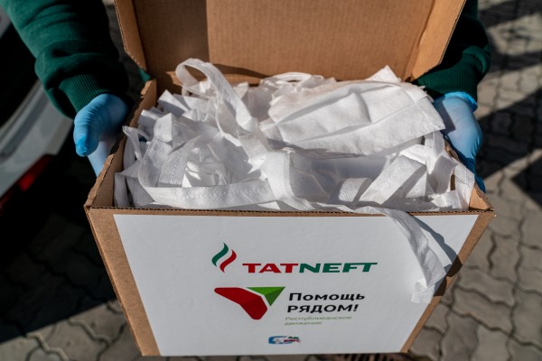 
              Фанаты &laquo;Ак Барса&raquo; сшили и передали волонтёрам 1000 масок             