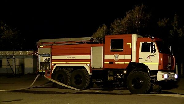 Пожарные справились с огнем на распределительной станции в Казани