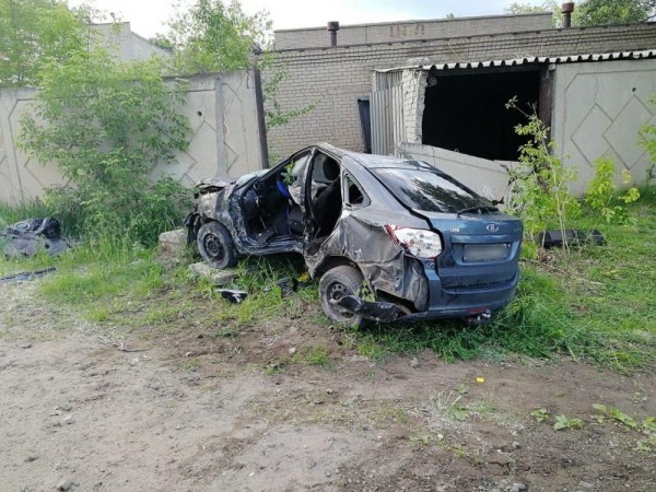 Смертельный таран: ночью в Челнах молодой водитель врезался в забор (ФОТО)