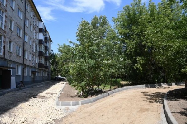 Рустам Минниханов приехал в Красный Ключ, чтобы оценить ремонт дворов