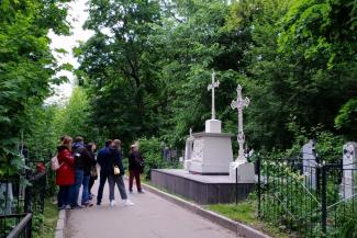 Все там будем: в Казани набирают популярность экскурсии по Арскому кладбищу