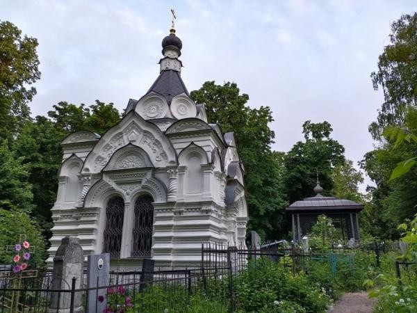 Все там будем: в Казани набирают популярность экскурсии по Арскому кладбищу