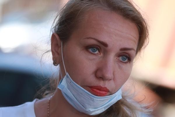 &laquo;Мы купили здесь квартиру. Теперь нас снесли&raquo;: в ЖК &laquo;Золотая середина&raquo; по кирпичику разбирают проблемный дом