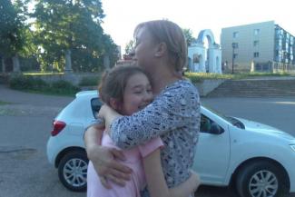 &laquo;А органам опеки неповадно будет&raquo;: в Казани бабушка с помощью прокурора вернула внучку из детдома