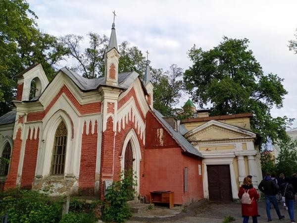 Все там будем: в Казани набирают популярность экскурсии по Арскому кладбищу