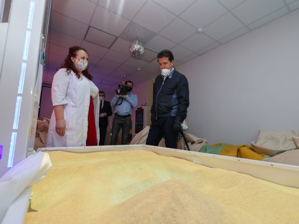 Строительная компания подарила школе-интернату №4 футбольное поле