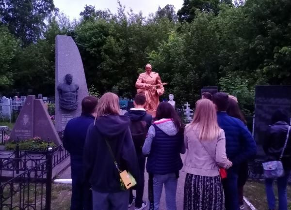 Все там будем: в Казани набирают популярность экскурсии по Арскому кладбищу