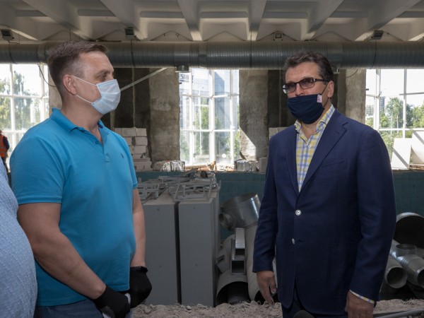 Ильсур Метшин ознакомился с ходом капремонта здания спортшколы &laquo;Касатка&raquo; на ул.Зорге