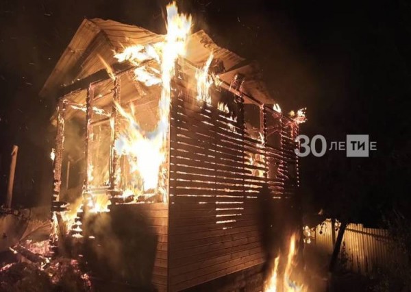 Мужчина сгорел ночью на даче в Казани (ФОТО)