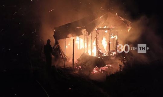 Мужчина сгорел ночью на даче в Казани (ФОТО)