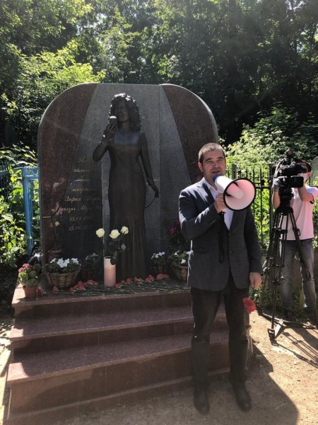 На Ново-Татарском кладбище Казани почтили память Альфии Авзаловой (ФОТО) На Ново-Татарском кладбище Казани почтили память Альфии Авзаловой (ФОТО)