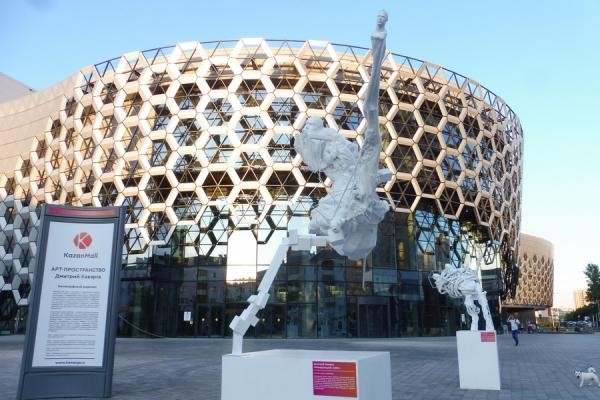 &laquo;Это сатанизм какой-то!&raquo;: Казань пребывает в культурном шоке от уличных чудовищ с головами Ленина и Сталина