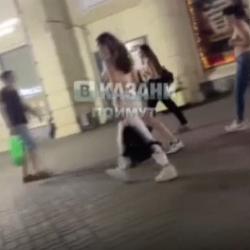 &laquo;Мне стыдно за Казань!&raquo;: по центру города прошла толпа голых людей (ВИДЕО)