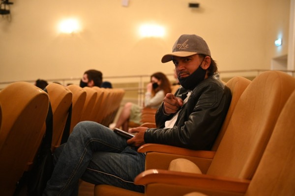 "Надеемся, что больше таких расставаний не будет": Театр Кариева открыл 33 сезон (ФОТО) "Надеемся, что больше таких расставаний не будет": Театр Кариева открыл 33 сезон (ФОТО)