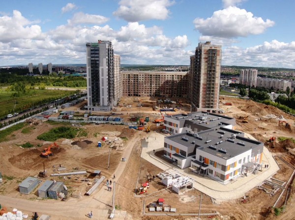 И.Метшин: &laquo;Важно, что социальная инфраструктура не догоняет строительство жилья, а возводится параллельно&raquo;