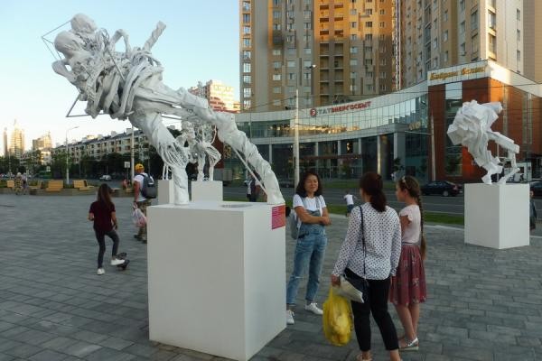 &laquo;Это сатанизм какой-то!&raquo;: Казань пребывает в культурном шоке от уличных чудовищ с головами Ленина и Сталина