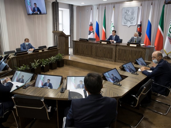 И.Метшин: &laquo;Мы смогли обеспечить участками более 6,6 тыс. многодетных семей, но сегодня в очереди стоят еще более 7 тысяч&raquo;