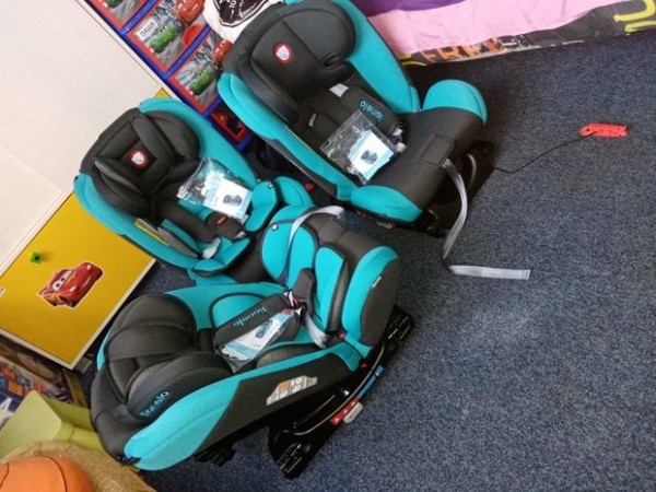 Скандально известная мать Агина Алтынбаева получила автокресла от Елены Малышевой Скандально известная мать Агина Алтынбаева получила автокресла от Елены Малышевой