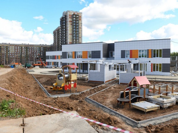 И.Метшин: &laquo;Важно, что социальная инфраструктура не догоняет строительство жилья, а возводится параллельно&raquo;