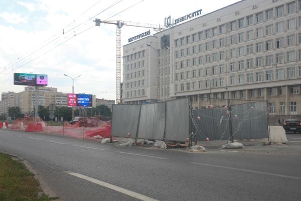 Казанцы с помощью ангелов просят устранить &laquo;порталы в ад&raquo; на дорогах и тротуарах