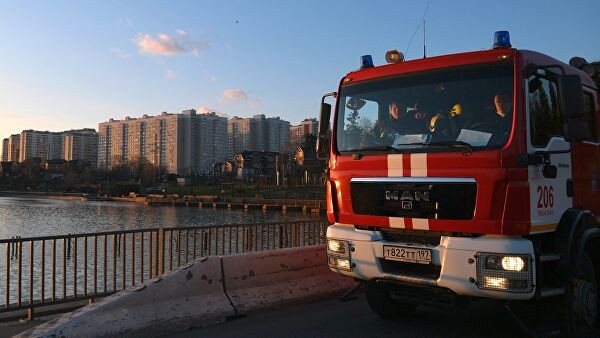 В Казани загорелся дом