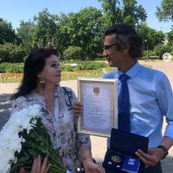 Гузель и Ильхам Мустафины были награждены медалью "За любовь и верность" (ФОТО)