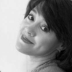 Сегодня свой день рождения отмечает народная артистка РТ Люция Хамитова