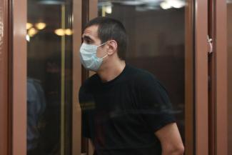 &laquo;Прошу приговорить меня к смертной казни&raquo;: в Татарстане убийца, который зарезал жену и детей, получил пожизненное