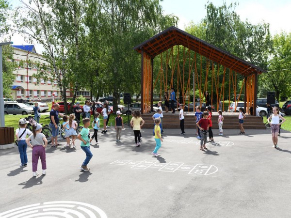 Ильсур Метшин побывал на Дне соседей в микрорайоне Жилплощадка