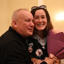 "Надеемся, что больше таких расставаний не будет": Театр Кариева открыл 33 сезон (ФОТО) "Надеемся, что больше таких расставаний не будет": Театр Кариева открыл 33 сезон (ФОТО)